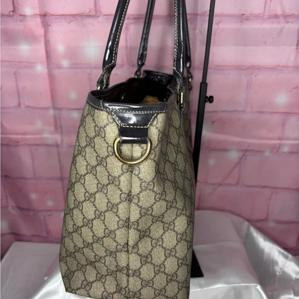 Authentic Gucci Signature Tote - Picture 4 of 6